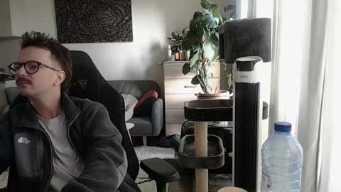 cream36 online show from March 16, 11:47 am