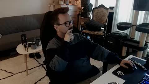 cream36 online show from October 4, 3:50 pm