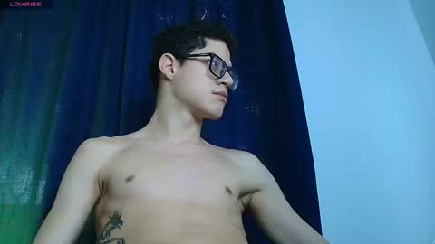  W O L F  online show from January 12, 1:48 pm