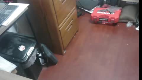 Snapshot of woodworker6473 chatting on January 28, 1:08 am woodworker6473 online show from January 28, 1:08 am