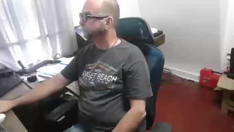 Snapshot of woodworker6473 chatting on October 15, 12:57 pm woodworker6473 online show from October 15, 12:57 pm