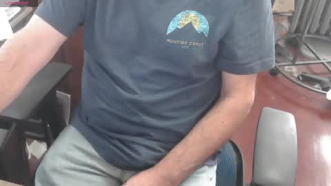 Snapshot of woodworker6473 chatting on October 1, 1:04 pm woodworker6473 online show from October 1, 1:04 pm