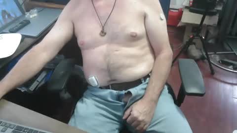 woodworker6473 online show from January 6, 6:34 pm