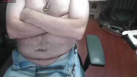 Snapshot of woodworker6473 chatting on September 25, 12:09 am woodworker6473 online show from September 25, 12:09 am
