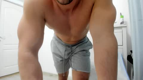 Snapshot of woolfiie chatting on January 18, 9:13 pm Wolfie online show from January 18, 9:13 pm