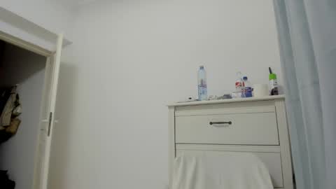 Snapshot of woolfiie chatting on February 18, 10:03 pm Wolfie online show from February 18, 10:03 pm