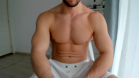 Snapshot of woolfiie chatting on February 1, 10:05 am Wolfie online show from February 1, 10:05 am