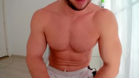 Snapshot of woolfiie chatting on January 20, 9:35 am Wolfie online show from January 20, 9:35 am