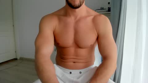 Snapshot of woolfiie chatting on January 10, 9:23 am Wolfie online show from January 10, 9:23 am