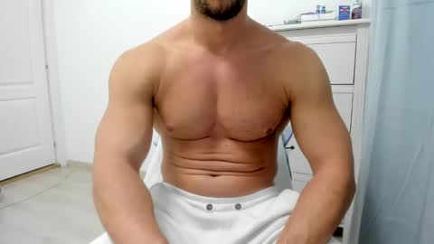 Snapshot of woolfiie chatting on January 7, 11:03 pm Wolfie online show from January 7, 11:03 pm