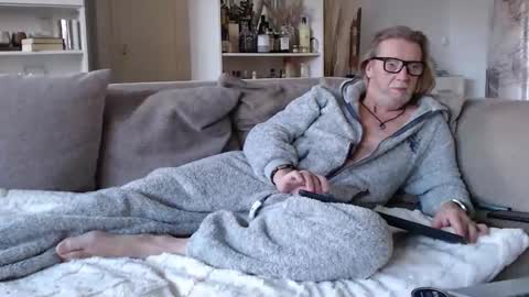 WyattEarp64 online show from November 7, 9:01 am