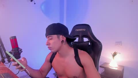 the boy x online show from April 26, 11:34 pm