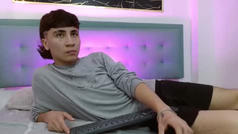 xandergrey8 online show from February 10, 9:08 pm