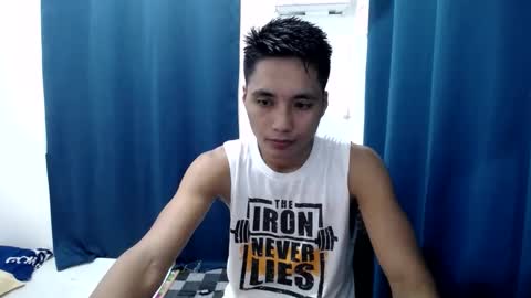 Snapshot of xmoreno_guy69 chatting on January 13, 5:33 am SECRET online show from January 13, 5:33 am