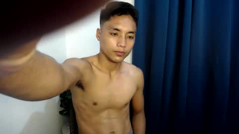 Snapshot of xmoreno_guy69 chatting on February 18, 5:09 am SECRET online show from February 18, 5:09 am