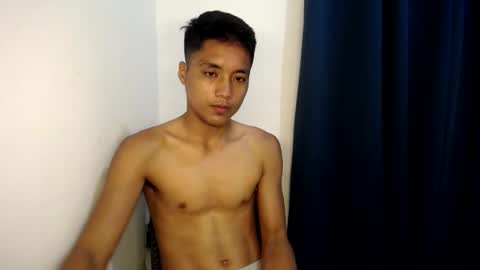 Snapshot of xmoreno_guy69 chatting on February 22, 1:00 am SECRET online show from February 22, 1:00 am