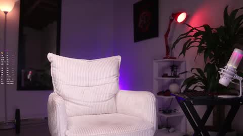   online show from February 11, 3:08 am