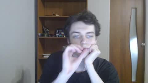 traqqq online show from December 1, 8:45 pm