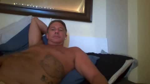 Snapshot of xxxelentdick chatting on September 20, 5:02 pm deeeeznutz online show from September 20, 5:02 pm