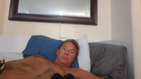 Snapshot of xxxelentdick chatting on January 5, 12:09 am deeeeznutz online show from January 5, 12:09 am