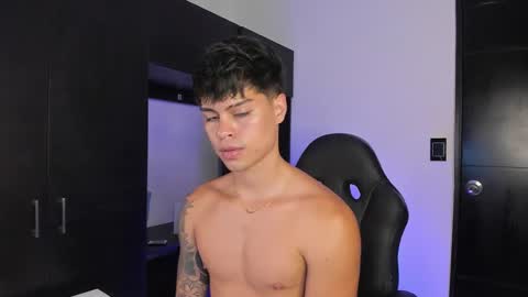 yanpaul83 online show from September 12, 8:20 pm