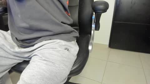 yanpaul83 online show from October 5, 2:04 am