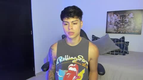 yanpaul83 online show from October 2, 11:20 pm