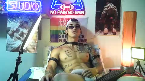 Snapshot of yeisoncastellanos1999 chatting on September 15, 11:50 pm yeisoncastellanos1999 online show from September 15, 11:50 pm