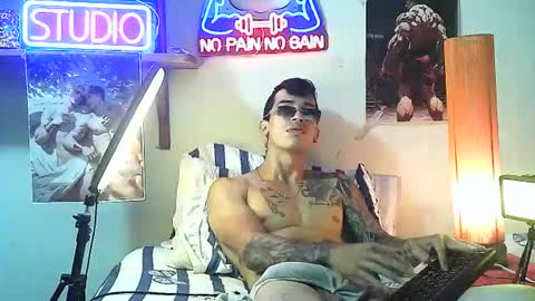 Snapshot of yeisoncastellanos1999 chatting on October 18, 9:31 pm yeisoncastellanos1999 online show from October 18, 9:31 pm