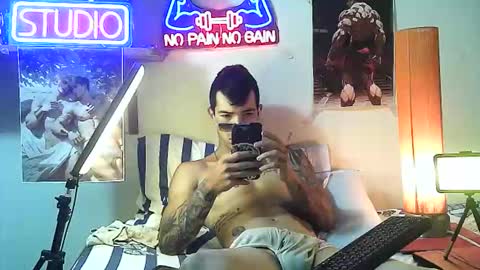 Snapshot of yeisoncastellanos1999 chatting on October 17, 7:18 pm yeisoncastellanos1999 online show from October 17, 7:18 pm