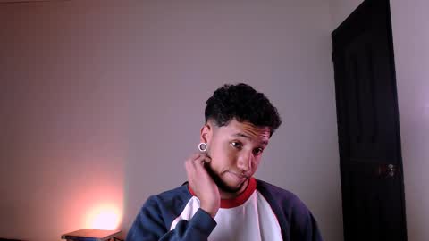 Yeff ind. model  online show from February 8, 1:32 am