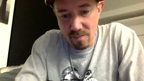 yesplesae online show from December 4, 3:04 am