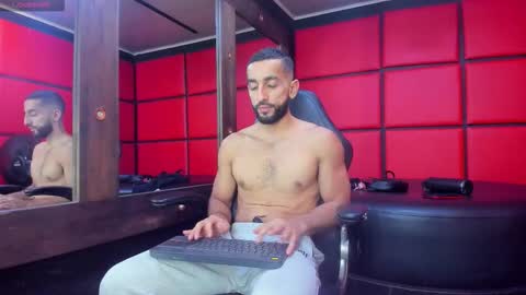 Yiyo online show from March 10, 9:21 pm