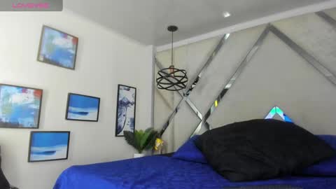 Yiyo online show from January 19, 4:12 am