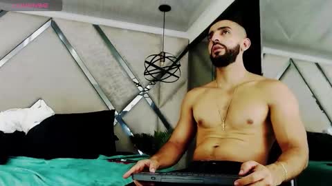 Yiyo online show from October 19, 5:34 am