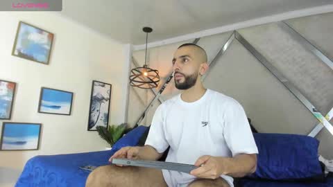 Yiyo online show from December 5, 3:48 am