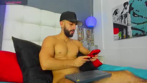 Yiyo online show from February 10, 5:23 am