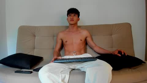 yizus_bonz online show from March 22, 8:14 pm