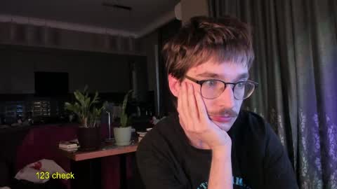 Max online show from April 12, 3:31 am