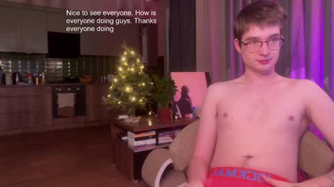 Snapshot of yoga_pizza_420 chatting on January 4, 4:23 am Max online show from January 4, 4:23 am