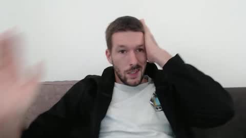 Snapshot of yone23 chatting on October 12, 10:09 am yone23 online show from October 12, 10:09 am