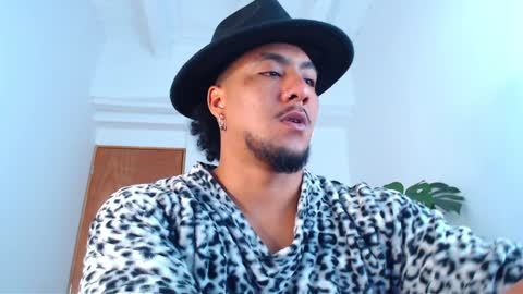 Snapshot of yosoy_enzo2020 chatting on January 30, 9:25 am Enzo online show from January 30, 9:25 am