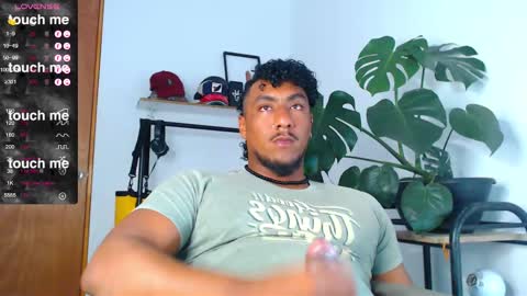 Snapshot of yosoy_enzo2020 chatting on February 20, 9:20 pm Enzo online show from February 20, 9:20 pm