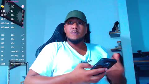 Snapshot of yosoy_enzo2020 chatting on October 14, 7:59 am Enzo online show from October 14, 7:59 am