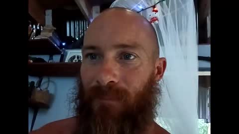 Snapshot of youllfall4me chatting on March 10, 11:27 pm youllfall4me online show from March 10, 11:27 pm