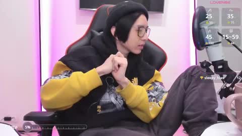 Snapshot of your_little_twink chatting on March 5, 2:46 am Han online show from March 5, 2:46 am