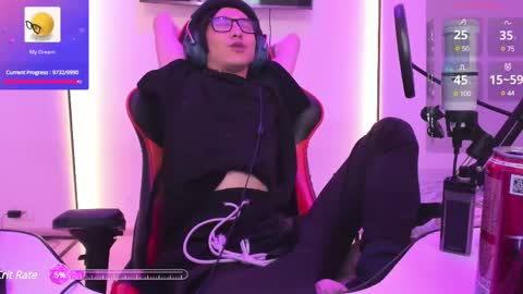 Snapshot of your_little_twink chatting on February 27, 1:13 am Han online show from February 27, 1:13 am