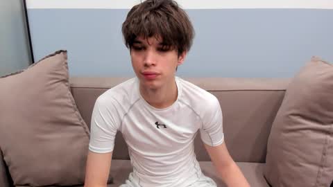 Snapshot of your_shy_guy chatting on September 25, 7:02 pm your_shy_guy online show from September 25, 7:02 pm
