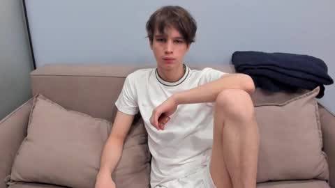 Snapshot of your_shy_guy chatting on September 10, 6:39 pm your_shy_guy online show from September 10, 6:39 pm