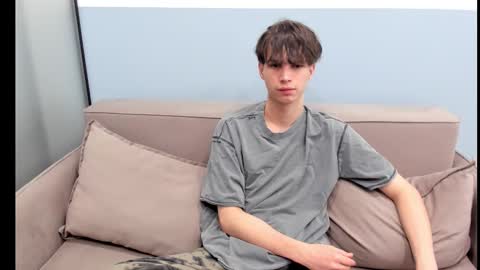 Snapshot of your_shy_guy chatting on October 16, 2:19 am your_shy_guy online show from October 16, 2:19 am